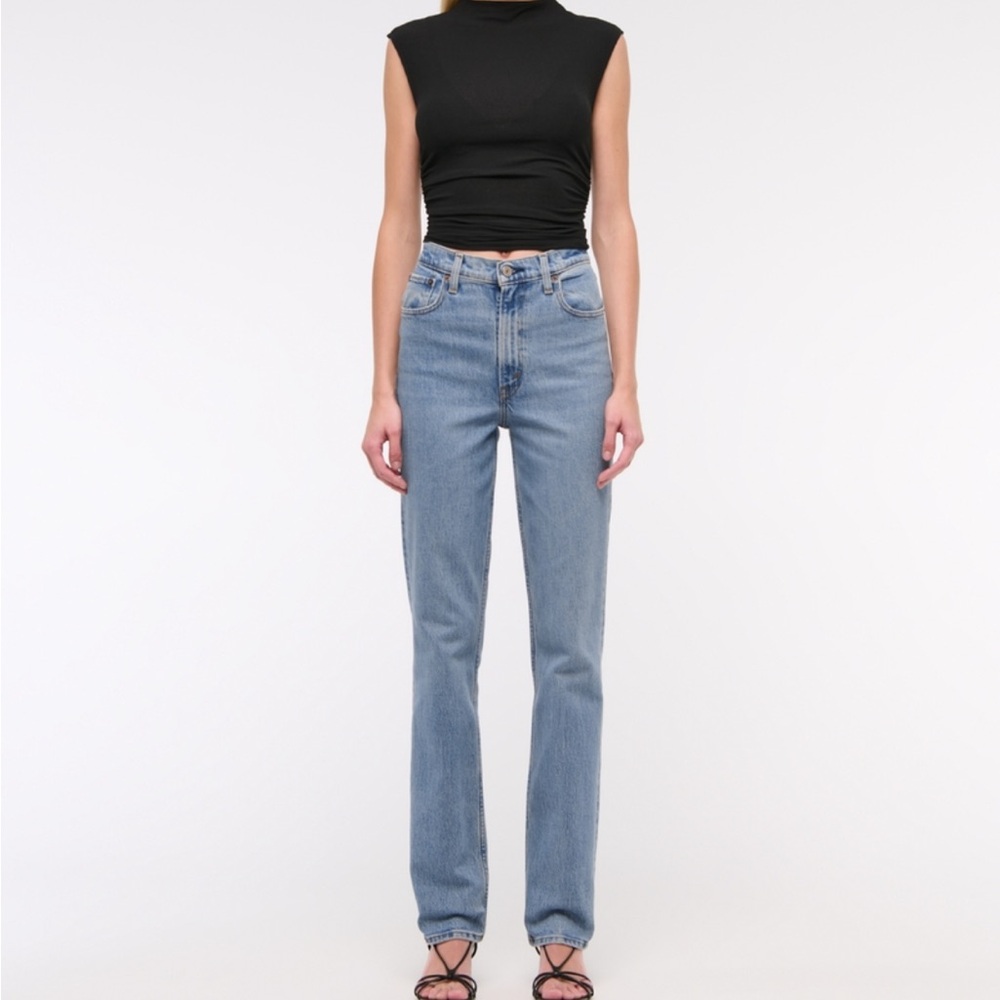 Abercrombie Ultra High Rise 90s Straight Jean